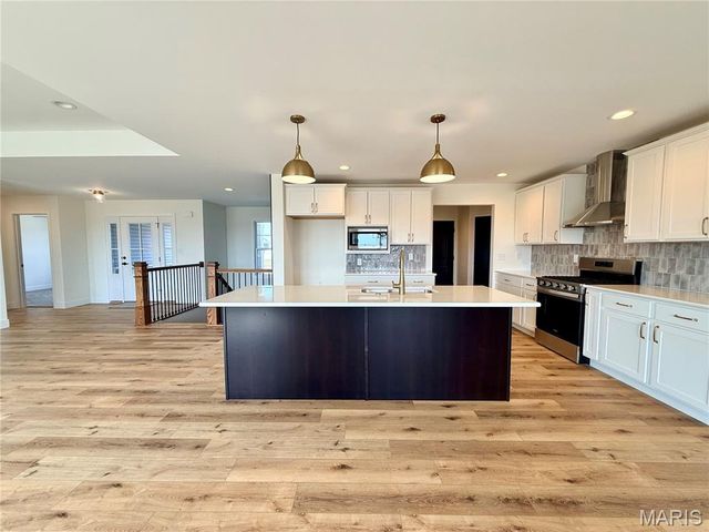 221 George Bush Boulevard, Troy, IL 62294