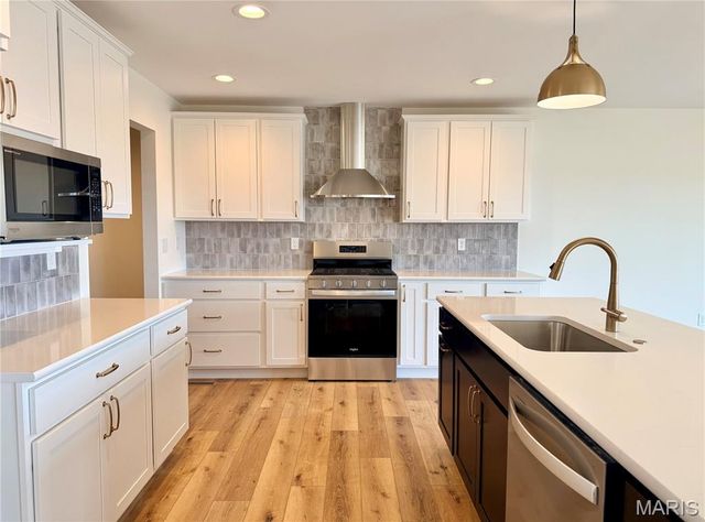 221 George Bush Boulevard, Troy, IL 62294