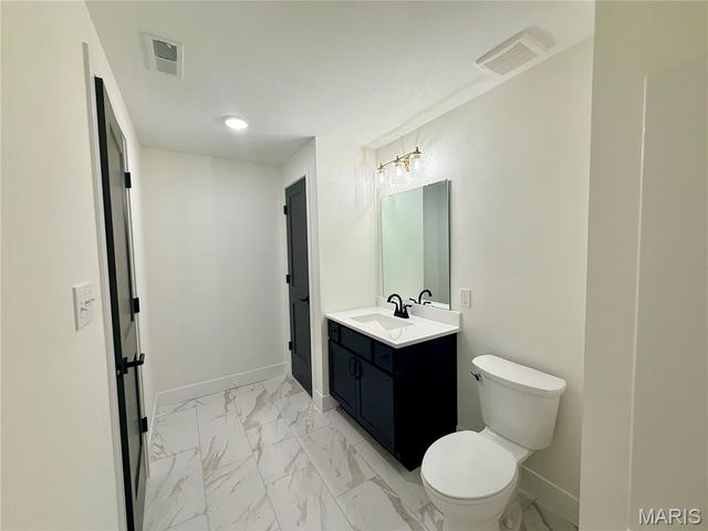 221 George Bush Boulevard, Troy, IL 62294