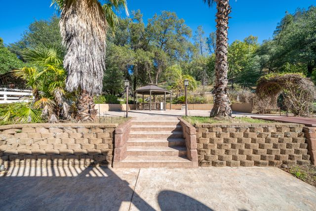 19707 Copper Canyon Road, Redding, CA 96003