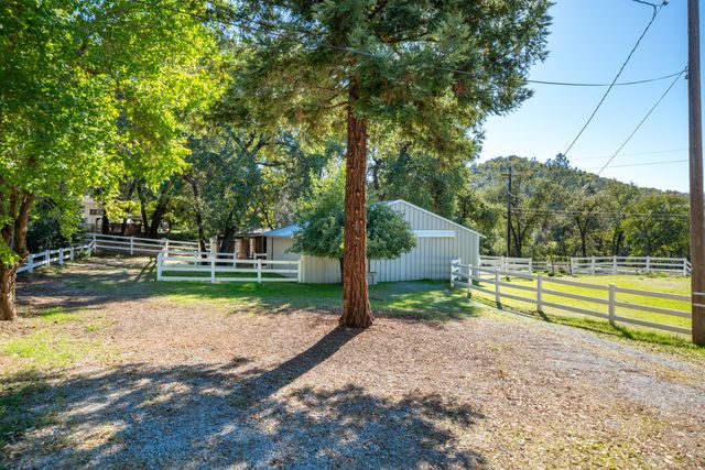 19707 Copper Canyon Road, Redding, CA 96003