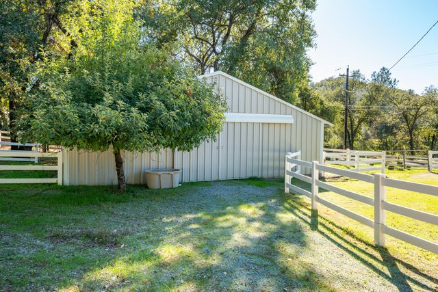 19707 Copper Canyon Road, Redding, CA 96003