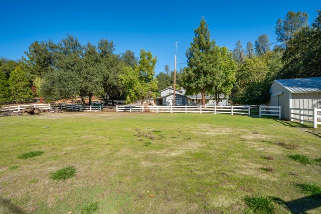 19707 Copper Canyon Road, Redding, CA 96003