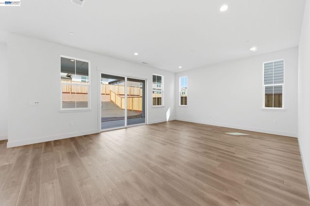 1935 Ingalls Way, Dublin, CA 94568