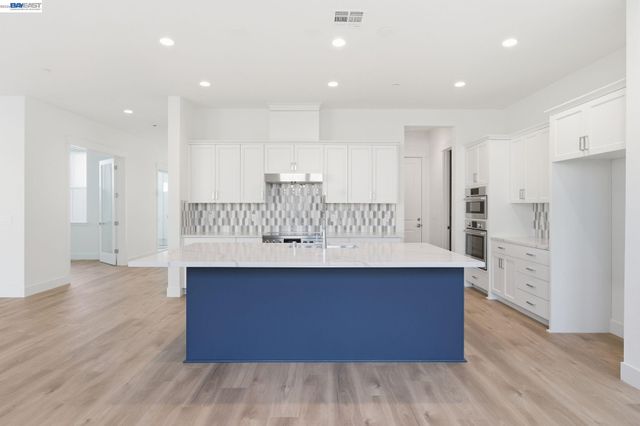 1935 Ingalls Way, Dublin, CA 94568