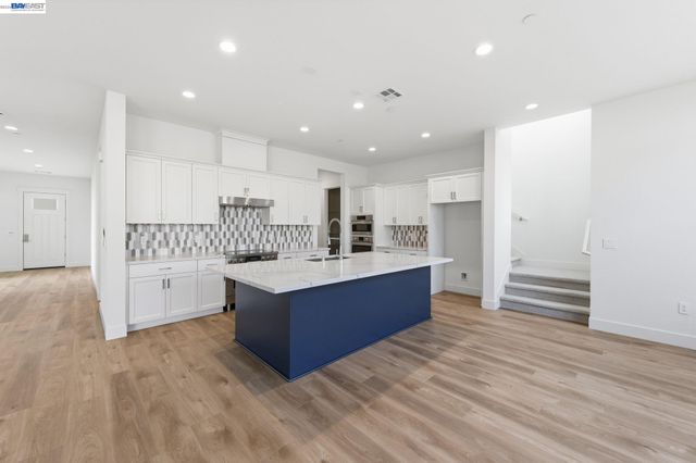 1935 Ingalls Way, Dublin, CA 94568