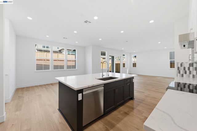 1935 Ingalls Way, Dublin, CA 94568