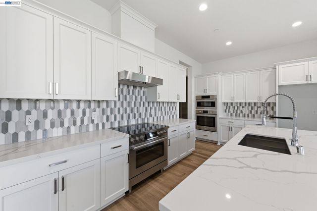 1935 Ingalls Way, Dublin, CA 94568