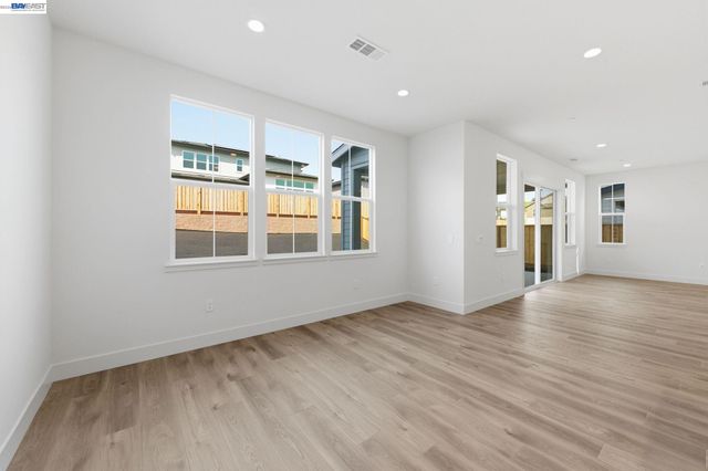 1935 Ingalls Way, Dublin, CA 94568