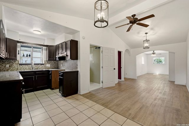 106 Wayfarer, San Antonio, TX 78242