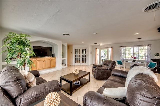 5359 Majestic CT, Cape Coral, FL 33904