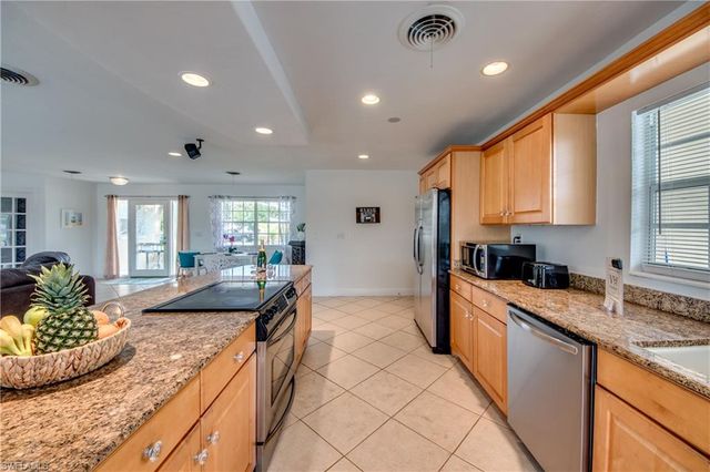 5359 Majestic CT, Cape Coral, FL 33904