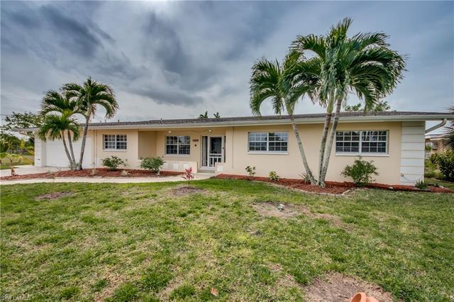 5359 Majestic CT, Cape Coral, FL 33904