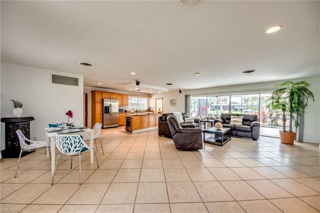 5359 Majestic CT, Cape Coral, FL 33904