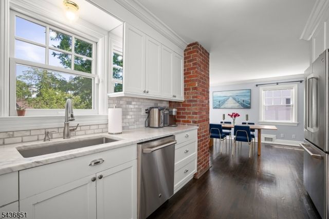 18 Sunset Dr, Millburn Twp., NJ 07041