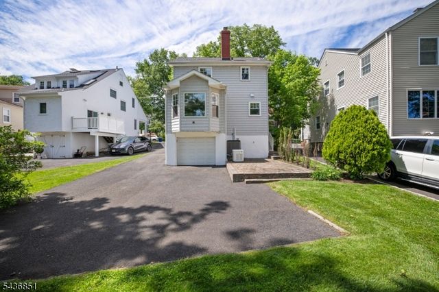 18 Sunset Dr, Millburn Twp., NJ 07041