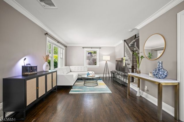 18 Sunset Dr, Millburn Twp., NJ 07041