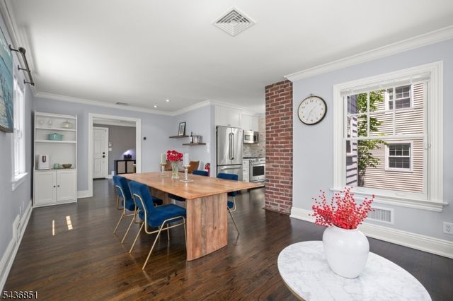18 Sunset Dr, Millburn Twp., NJ 07041