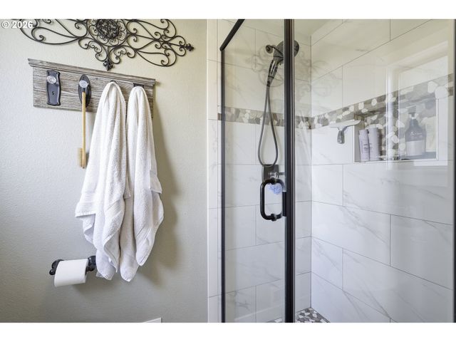 11235 Sw CHAMPOEG Dr, Wilsonville, OR 97070