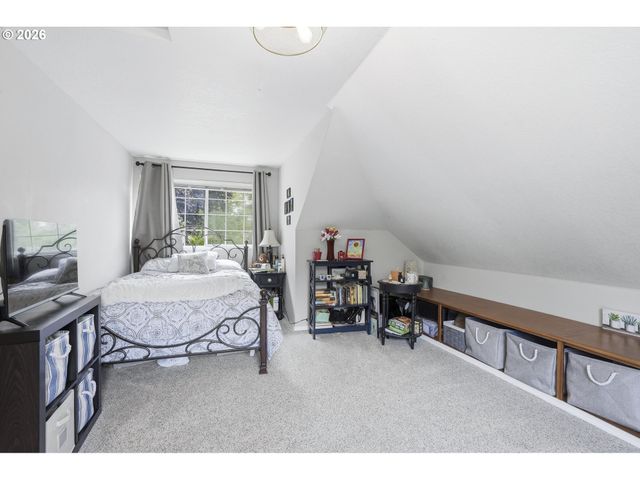 11235 Sw CHAMPOEG Dr, Wilsonville, OR 97070