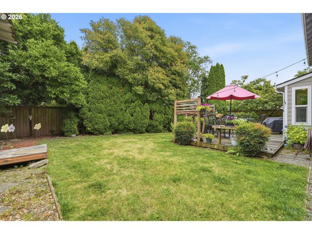 11235 Sw CHAMPOEG Dr, Wilsonville, OR 97070