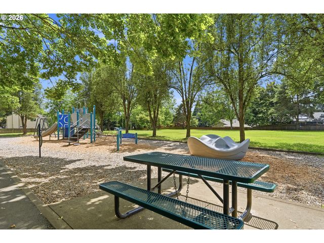 11235 Sw CHAMPOEG Dr, Wilsonville, OR 97070