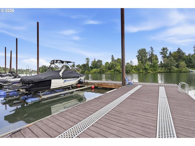 11235 Sw CHAMPOEG Dr, Wilsonville, OR 97070