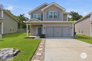 685 Fairview Circle, Hinesville, GA 31313