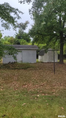 211 W BRYAN Street, Herrin, IL 62948