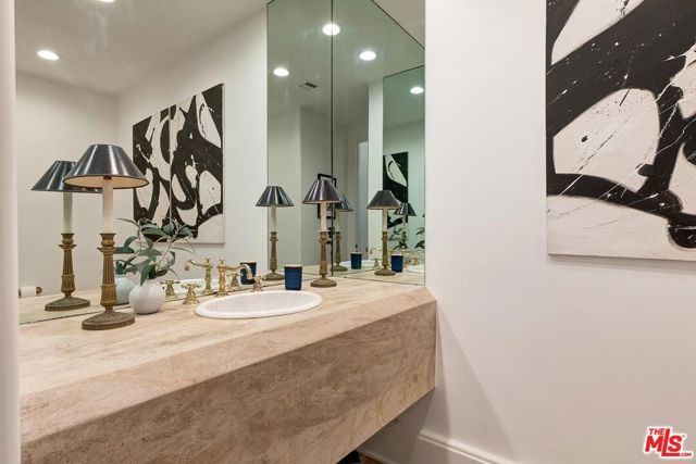 812 N Bedford Drive, Beverly Hills, CA 90210