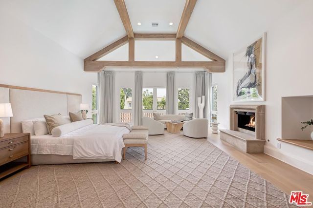 812 N Bedford Drive, Beverly Hills, CA 90210