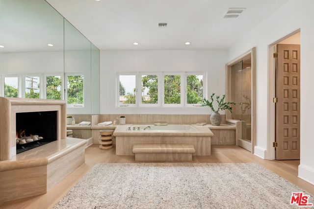 812 N Bedford Drive, Beverly Hills, CA 90210