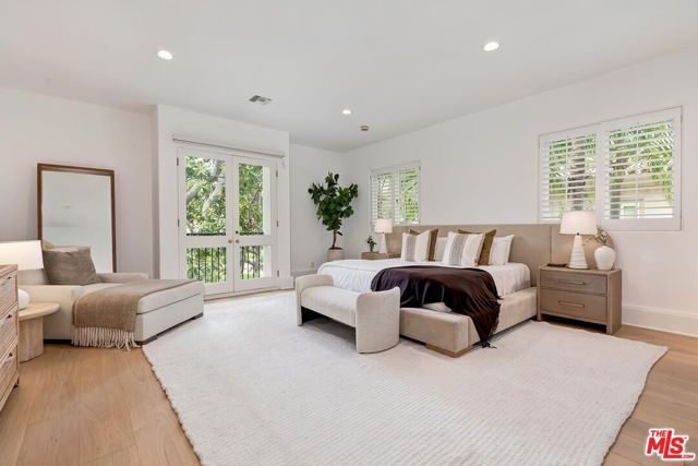 812 N Bedford Drive, Beverly Hills, CA 90210
