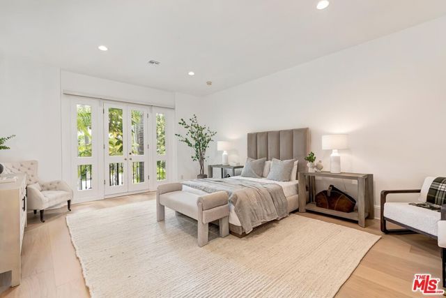 812 N Bedford Drive, Beverly Hills, CA 90210