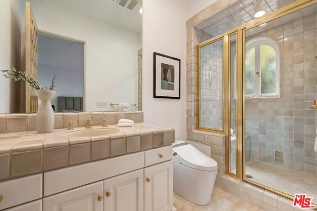 812 N Bedford Drive, Beverly Hills, CA 90210