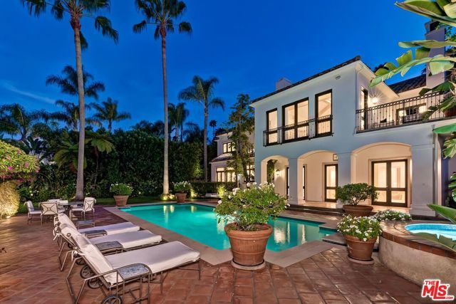 812 N Bedford Drive, Beverly Hills, CA 90210