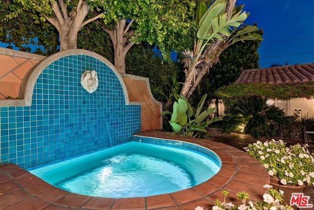 812 N Bedford Drive, Beverly Hills, CA 90210