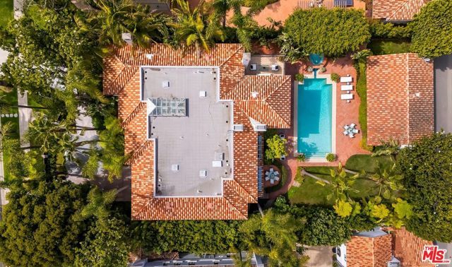 812 N Bedford Drive, Beverly Hills, CA 90210