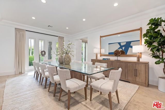 812 N Bedford Drive, Beverly Hills, CA 90210