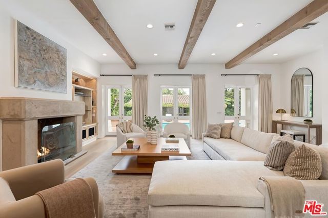 812 N Bedford Drive, Beverly Hills, CA 90210