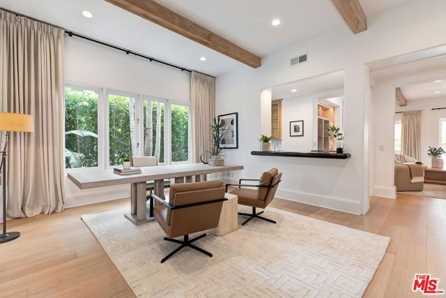 812 N Bedford Drive, Beverly Hills, CA 90210