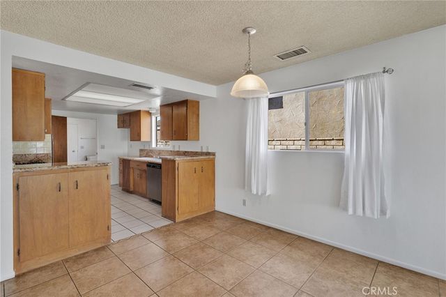 13295 Tamarisk Road, Victorville, CA 92395