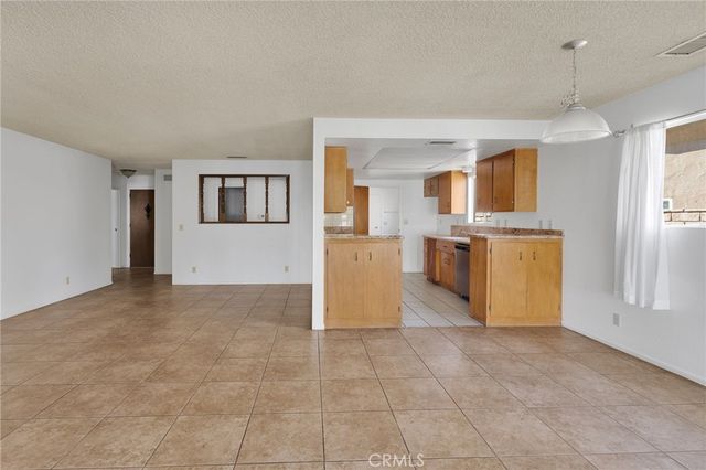 13295 Tamarisk Road, Victorville, CA 92395