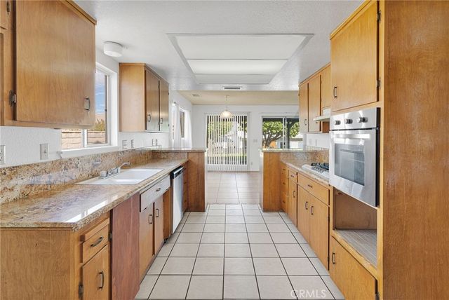 13295 Tamarisk Road, Victorville, CA 92395