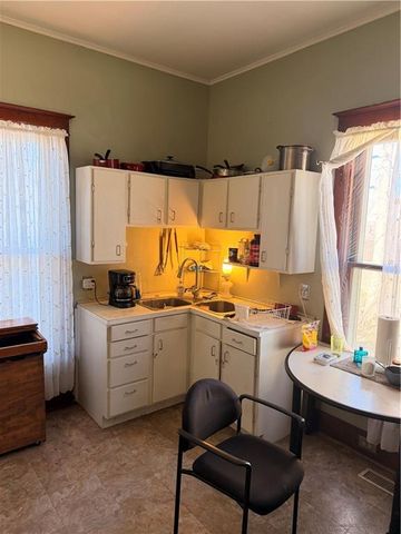 323 W GAY Street, Warrensburg, MO 64093