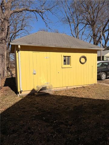 323 W GAY Street, Warrensburg, MO 64093