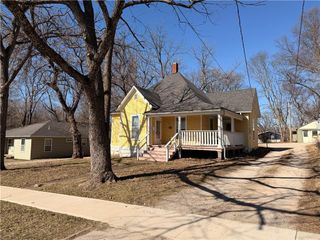 323 W GAY Street, Warrensburg, MO 64093