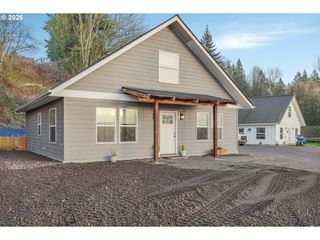 2300 KELSO Dr, Kelso, WA 98626