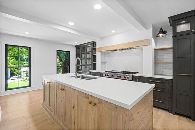 140 N Bluff, Alpharetta, GA 30004