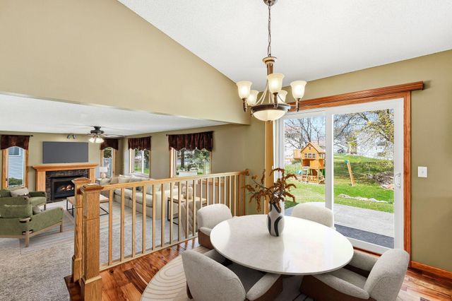 2445 Schaller Drive E, Maplewood, MN 55119